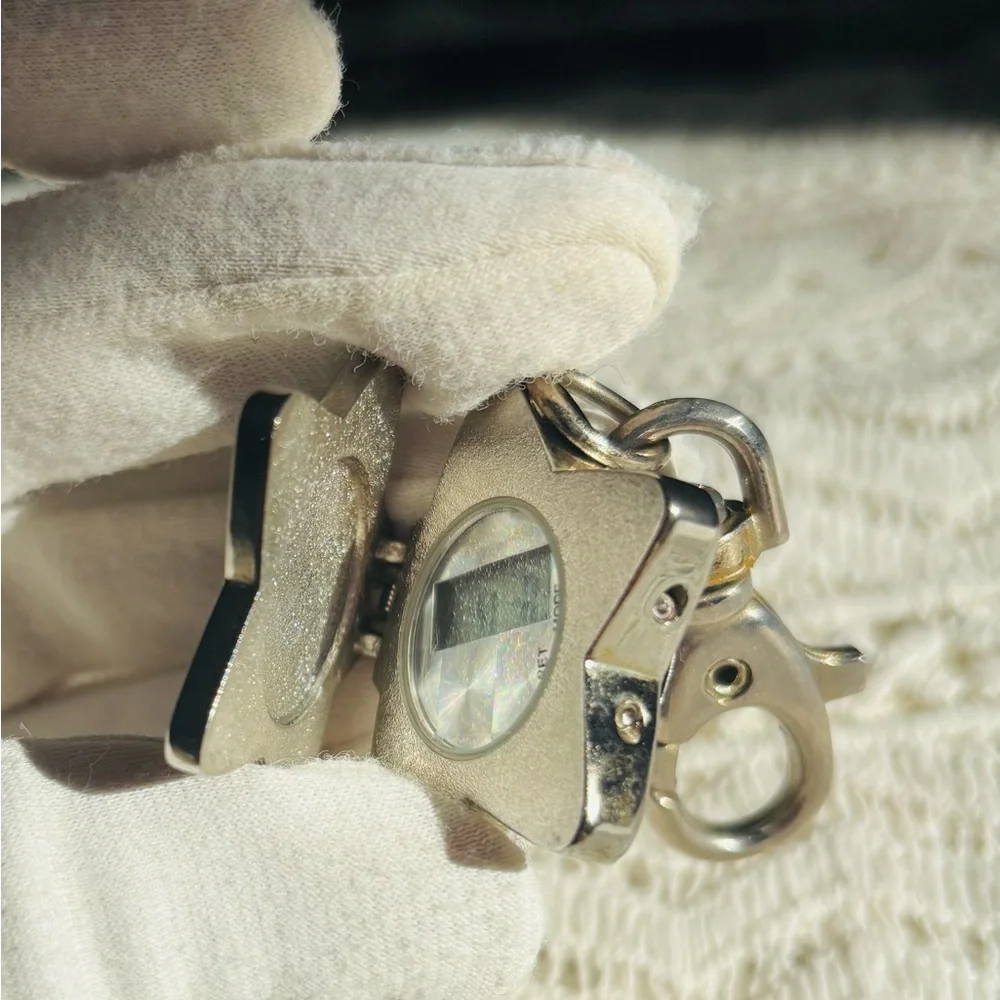 Locket Watch Keychain - Picture 4 of 7